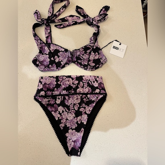 Beach Riot Blair Top in Spring Floral - Picture 4 of 5